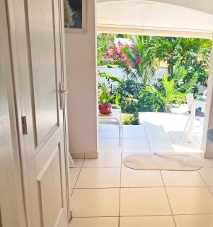 Bungalow confortable à Sainte-Anne, 30 m² avec jardin - 5