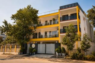 Lime Tree 1BHK Serviced Apartment - Medanta Medicity, Gurgaon - 1