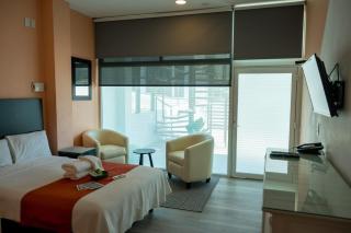 Suite Room with Pool & Gym - 4