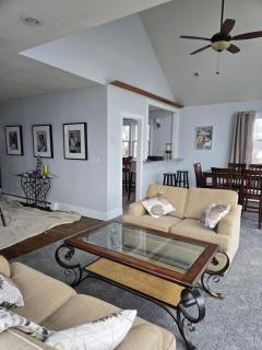 Direct Lakefront Cottage - 1