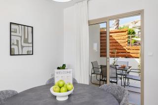 Aura Sun Holiday Homes by Nomads - 9