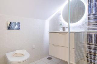 Brand New 4BR w/ 200yrs of history in Central Porto by LovelyStay - 6