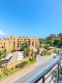 Executive 2 bedroom with SWIMMING POOL, 3 minutes walk to Jumeirah beach NYALI - 4
