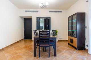 Classic 5BR Villa – Garden View – Marassi - 3