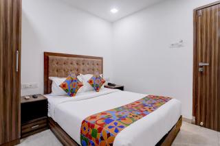 Hotel New Blue Sapphire Residency - 1