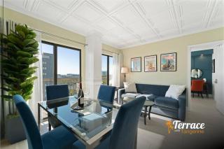 Stunning Terrace Apartment Near Universal - 9