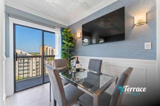 King Penthouse with Terrace Near Universal - 8