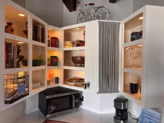 Quirky, bright, spacious room in beautiful Gloucester - 2