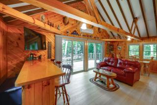 Cozy Chemo Pond Cabin w/ Dock & Waterfront Views -  - 3