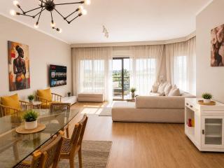 3BR Beachside Chalet Steps from Einbay Beach - 4