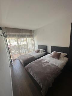 Studio 21 - 4