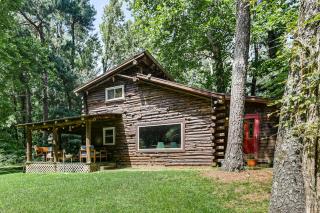 Waterfront Log Cabin in Kentucky: Fire Pit, Grill! - 9