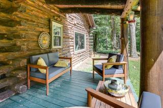 Waterfront Log Cabin in Kentucky: Fire Pit, Grill! - 4