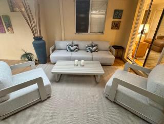 Bright 2 Bedroom Apartment In A Great Location - 4