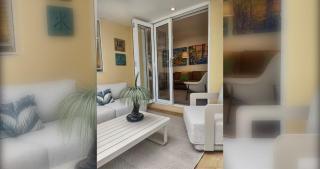 Bright 2 Bedroom Apartment In A Great Location - 2