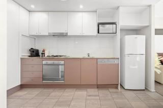Full Water View - Sleeps 7 - Parking - Pool & Sauna - 9