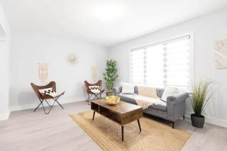 3 Bedroom BOHO Home Near Rogers Downsview Stadium - 0