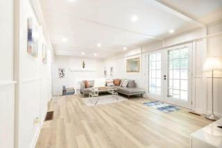 Spacious 5500 SQF Home 6 Bdrms and 3 and Half Bath - 4