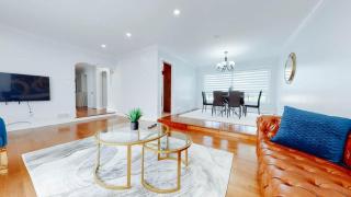 3 Bedroom Home Near Rogers Downsview Stadium - 7