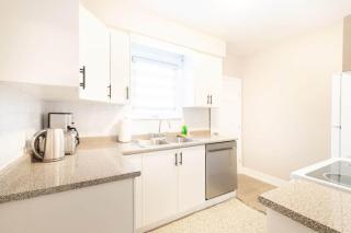 3 Bdrm Home Near Subway and Rogers Downsview Stadium - 4