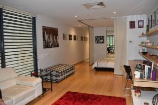 Spacious 1 Bedroom Apartment in the Heart of Melbourne's CBD - 2