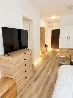 Contemporary Studio with Balcony - New Building - 7
