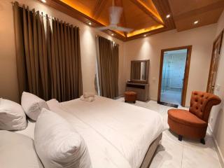 Sky Vista Residences Gold Crest Mall Lahore - 2