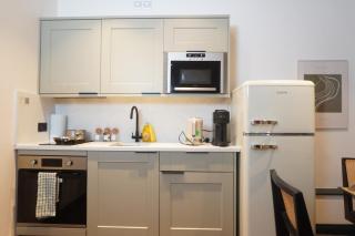 Modern 1-Bed Apartment with Gym near AO Arena & Victoria Station - 6