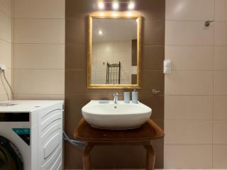 Jelenia Góra Spacious Apartment by BookingHost - 3