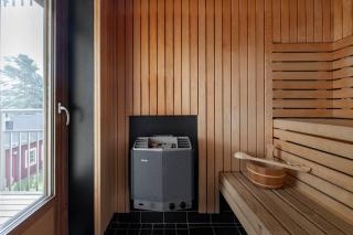 Lake View Home with Sauna - 7
