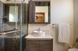 Tropical Vibe at Royal Creek Apartments, Cascavelle - 1