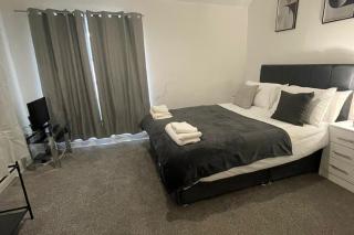 2 Bed House - Sleeps 4 - Garden - Parking - Wifi - 9