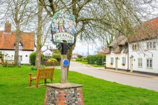 Swift Host - Hockham Cottage - Sleeps 4 - Pet Friendly - Enclosed Garden - Characterful - 5