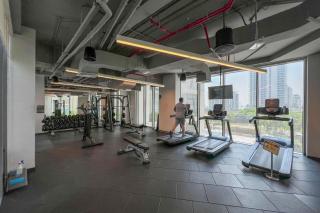 Awesome 1 Bedroom in 17 Icon Bay, Pool & Gym - 1