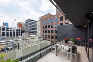 Stylish 3-bed Unit in the Heart of Melbourne CBD! - 4