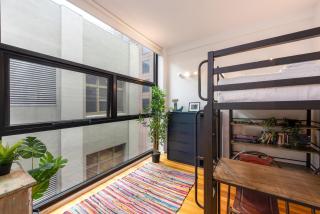 Stylish 3-bed Unit in the Heart of Melbourne CBD! - 1