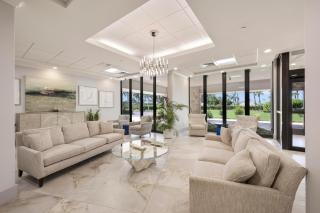 Gorgeous beachfront condo with SW-facing balcony - 5