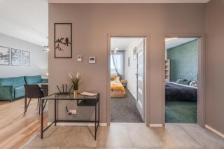 Lubelska 17th Heaven Apartment by BookingHost - 3