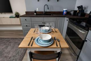 Private 2 Storey Home with 3BR-2BA by Queen West - 8