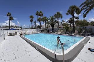 412 - Madeira Place - 2