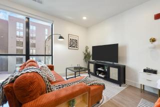 LUX Studio King Bed Gym Free Parking - 8