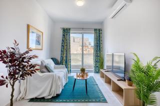 Gzira 2BR Apartment - Top Floor Views - 1