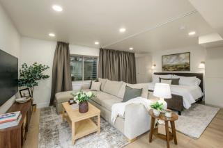 Refined Modern Suite with Round Valley Trail Access - 9
