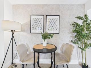 Saxon Way Home by Signature Stays - Leisure Centre - Pool & Spa - Parking - 7