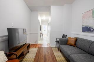 Ideal 4BR Property in Downtown Montreal - 2