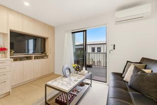 Christchurch Central Modern Townhouse - 6
