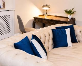Tranquil Sneyd Park escape with garden views by MyCityHaven - 5