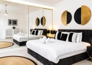 Tranquil Sneyd Park escape with garden views by MyCityHaven - 9
