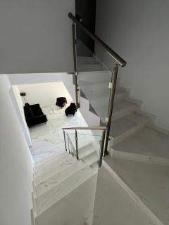 Modern 5 bedroom house - 8