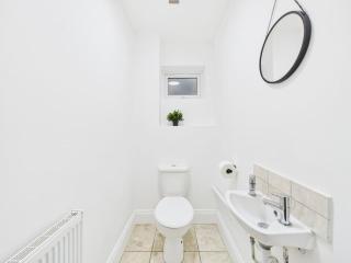 Worcester Retreat by Signature Stays - Pool & Spa - Gym - Modern - 1